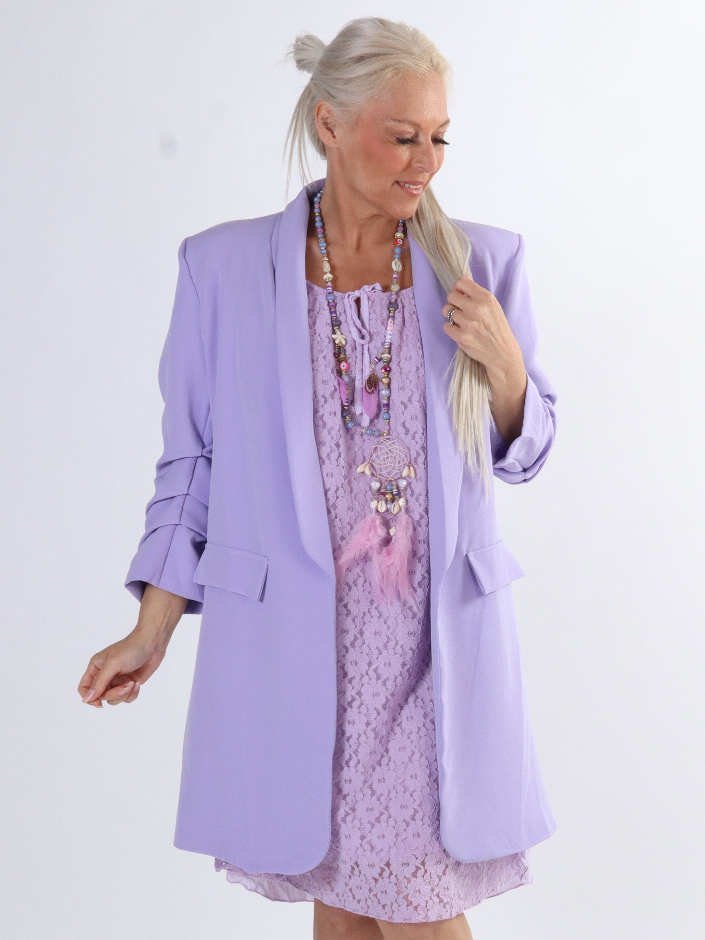 Mila Long - Stilren blazer med rynk på ærmet